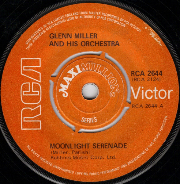Glenn Miller And His Orchestra - Moonlight Serenade